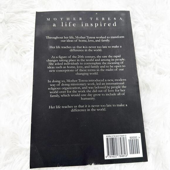 Mother Teresa A Life Inspired Wyatt North Paperback Book - Picture 5 of 5